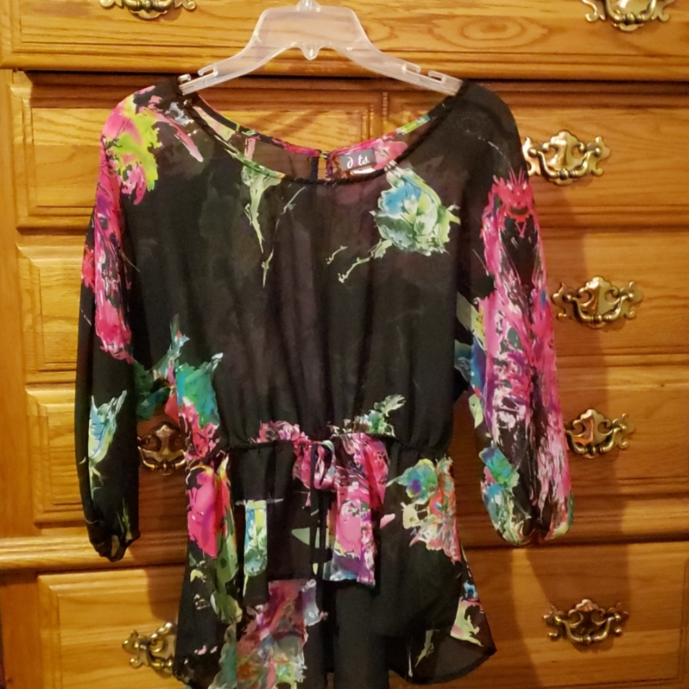 Ladies 3/4 sleeve top